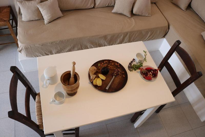 Avra Pahainas Apart Otel Pachaina